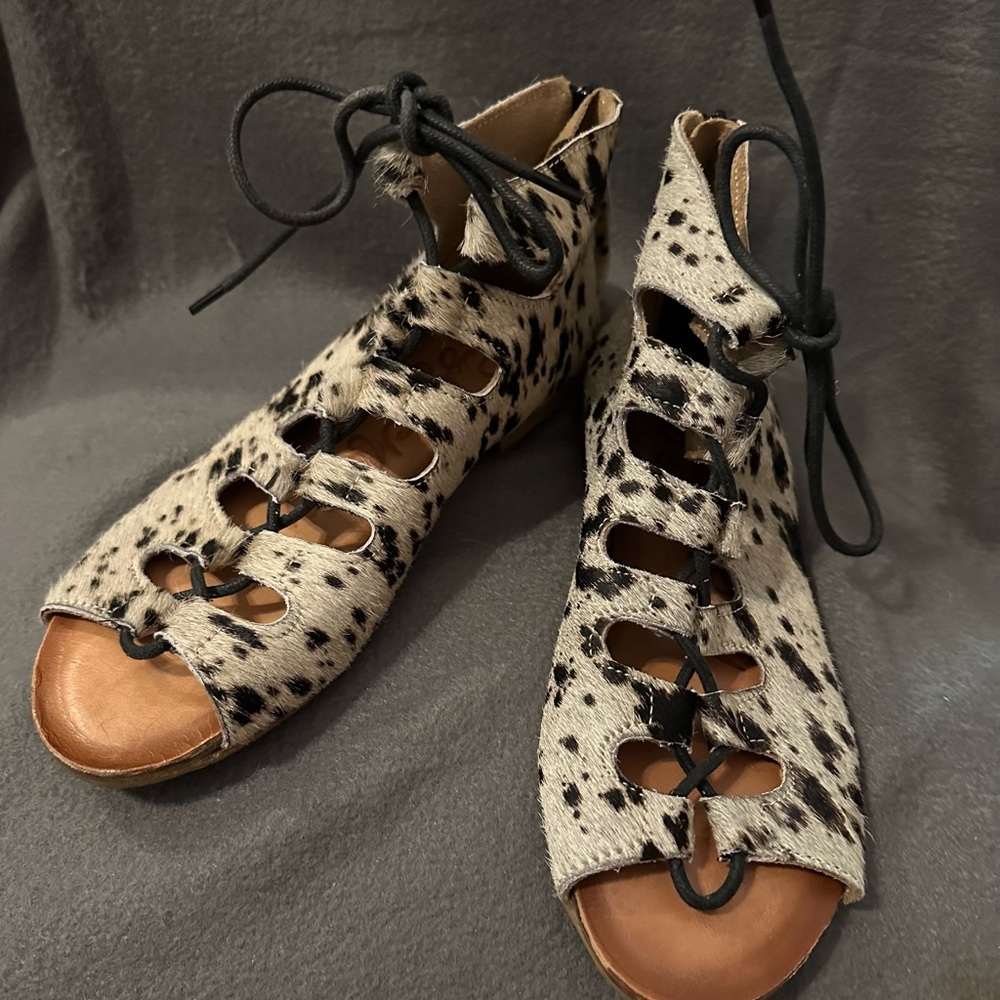 Naughty Monkey Black and White Spotted Sandals/ size 8